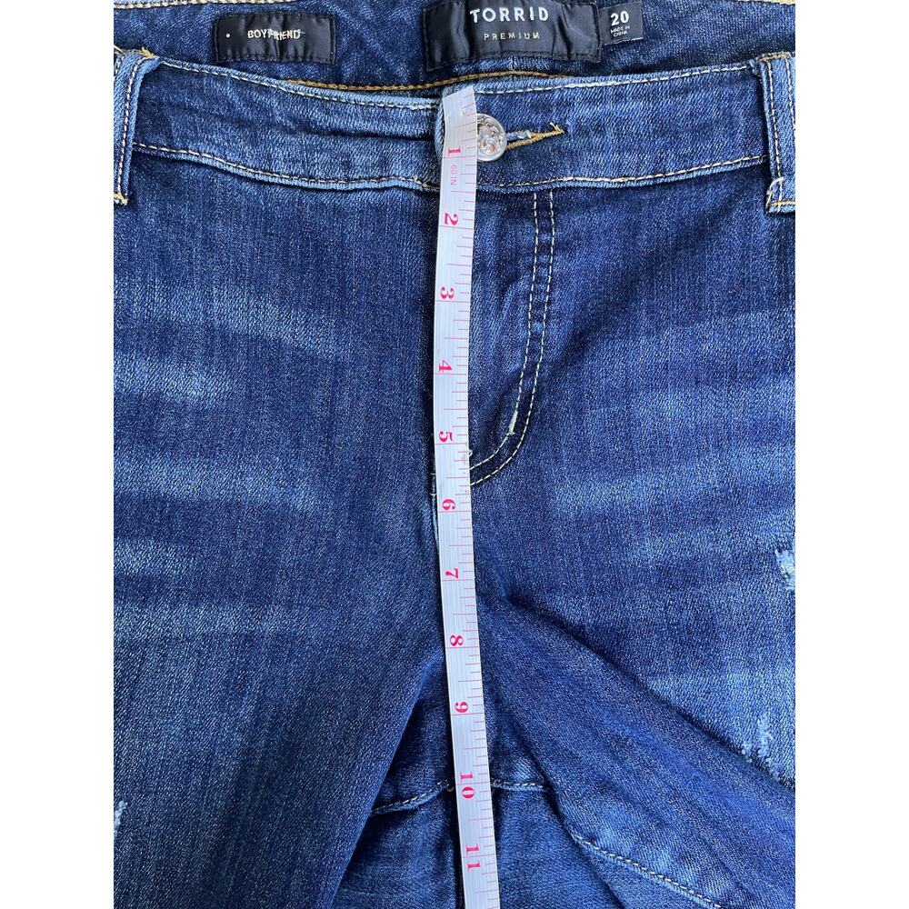 Torrid Premium Distressed Boyfriend Jeans Size 20 Medium Wash Plus Size Denim - Picture 9 of 11